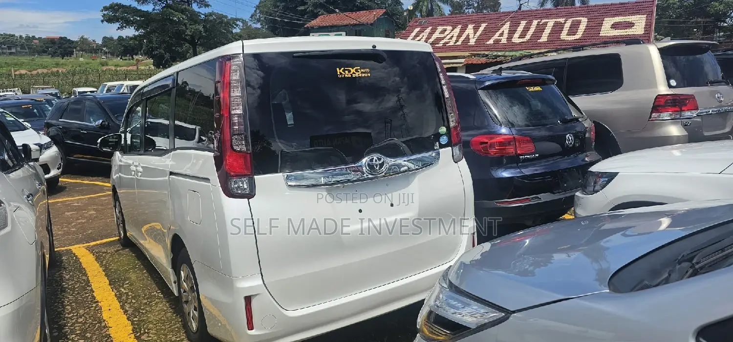 Toyota Noah 2015 White