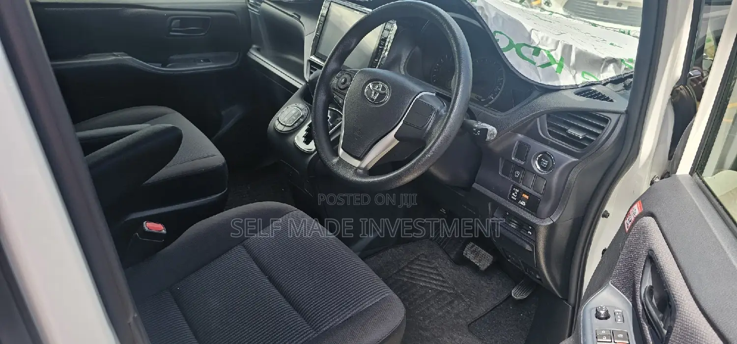 Toyota Noah 2015 White