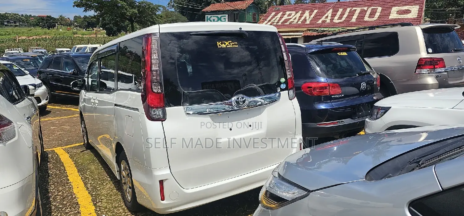 Toyota Noah 2015 White