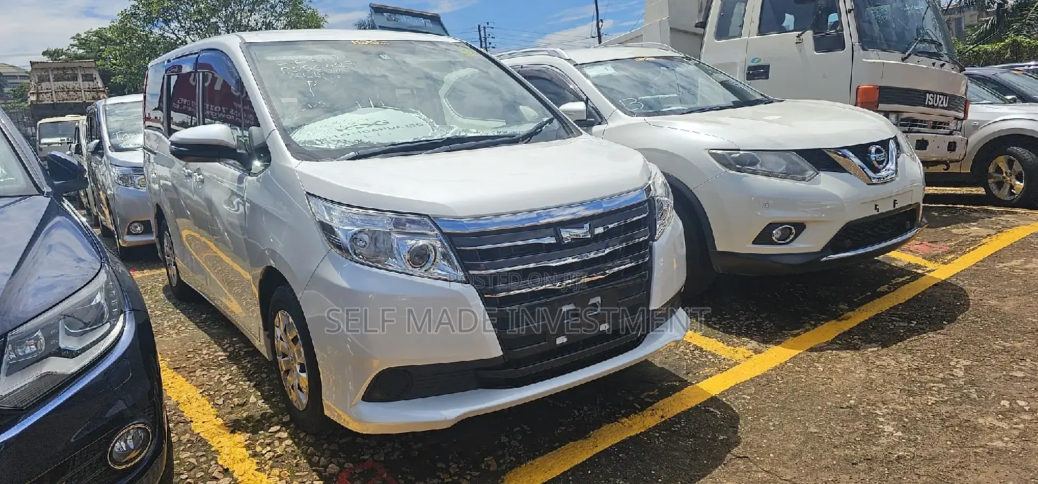 Toyota Noah 2015 White