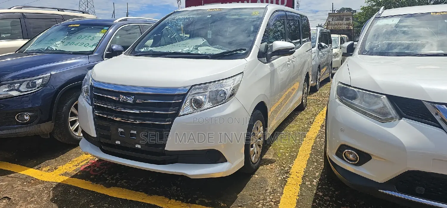 Toyota Noah 2015 White