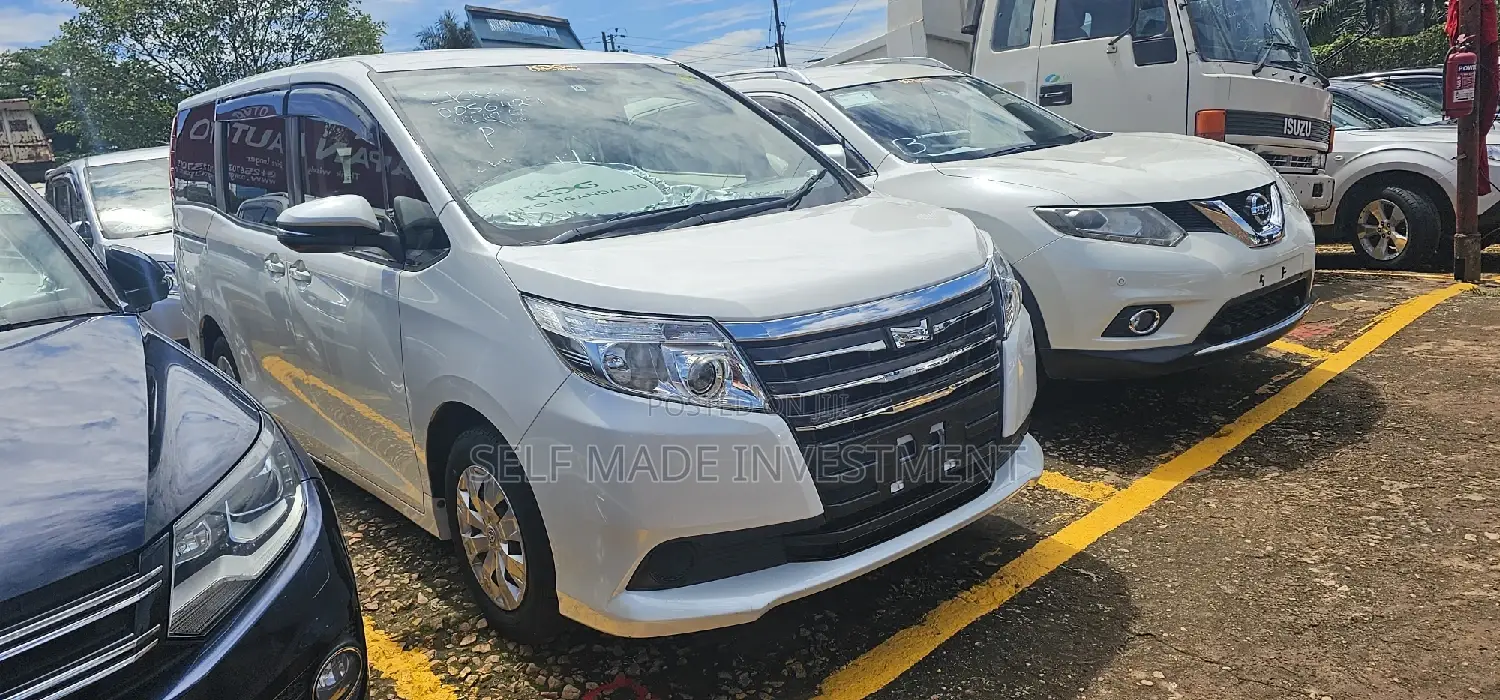Toyota Noah 2015 White