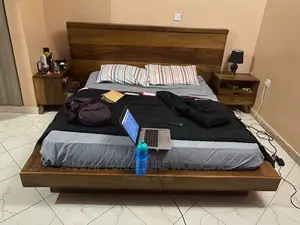 Floating Platform Mugavu Bed