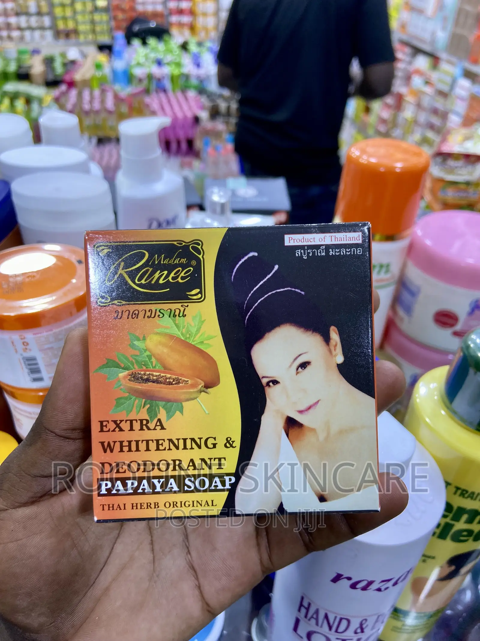 Madam Ranae Extra Whitening Papaya Soap