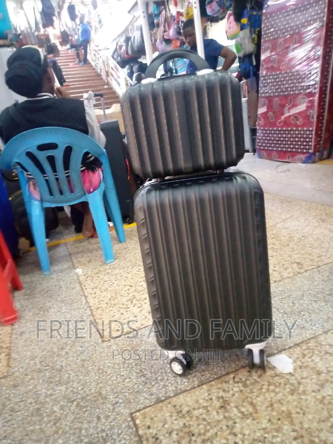 Fantastic Plastic Suitcase Bag Full Set