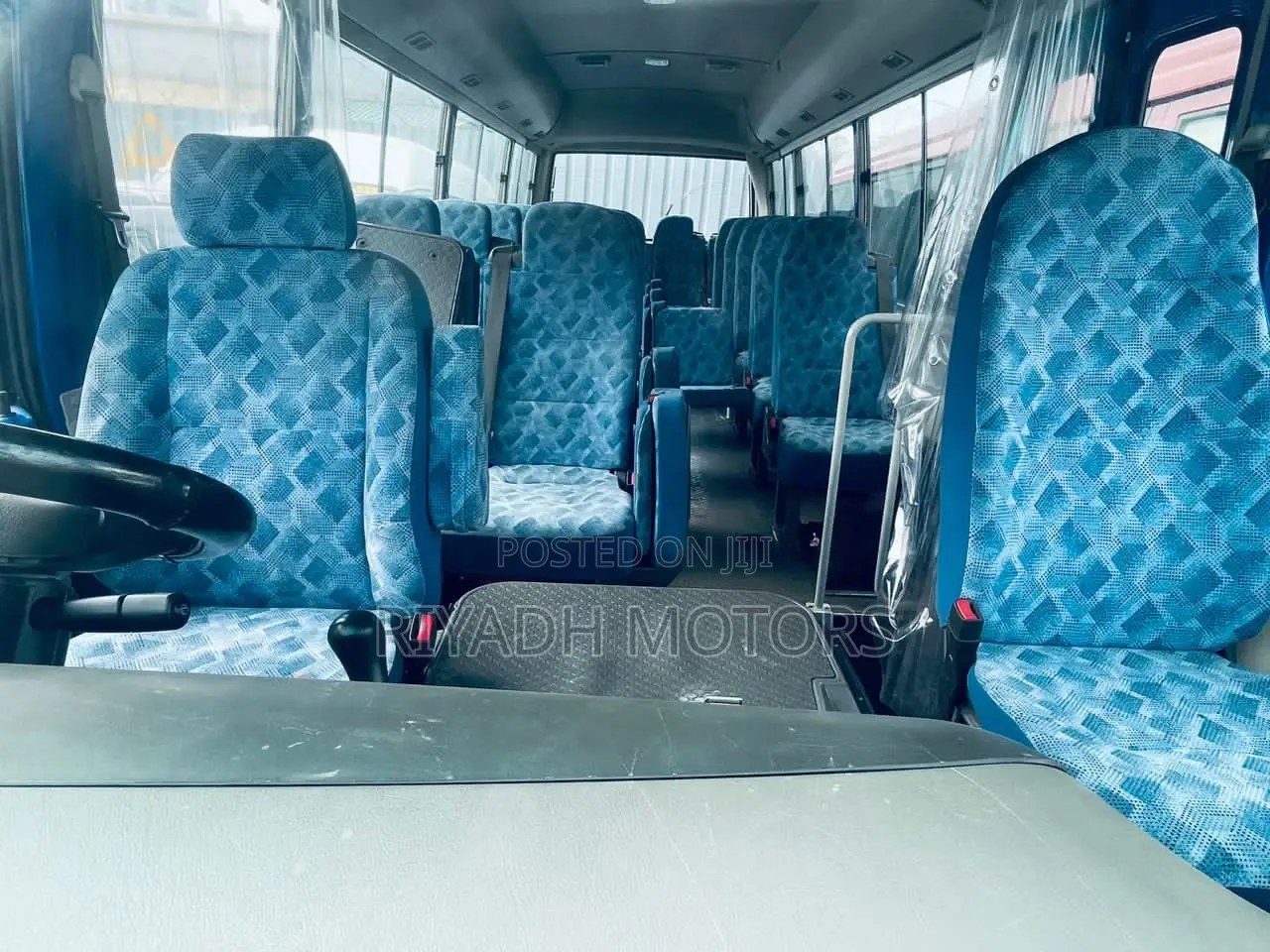 Mitsubishi Fuso Rosa 2011 Blue