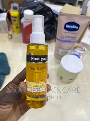 Neutrogena Clear Smooth Toning Mist Tumeric(Spot Tone Skin)