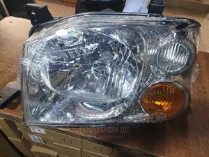 Headlamp Nissan Hardbody