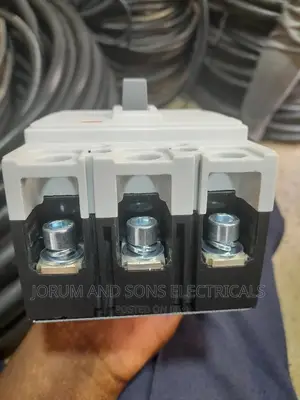 Breaker 100amps 3pole