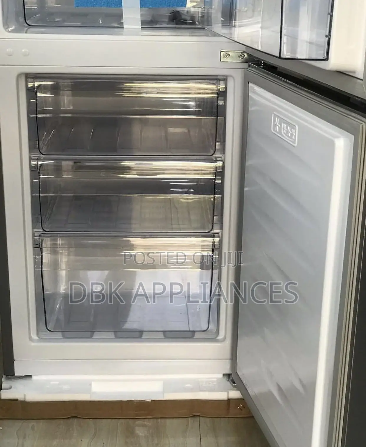 Hisense 341l Double Door Refrigerator With a Dispenser