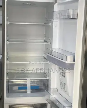 Hisense 341l Double Door Refrigerator With a Dispenser