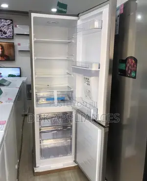 Hisense 341l Double Door Refrigerator With a Dispenser
