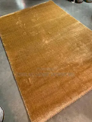 Fluffy Carpet in Gold