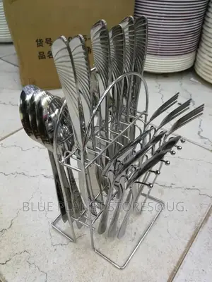 24pcs \\ Silver Cutlery Set \\ Knives, Spoons, Forks, Holder
