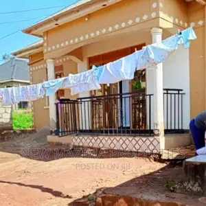 2bdrm House in Bulenga Town, Central Division for sale
