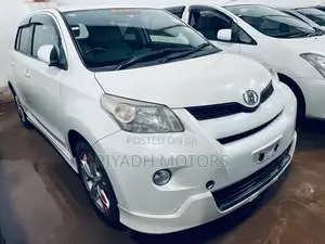 Toyota IST 2011 White