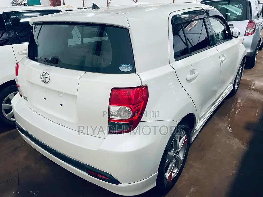 Toyota IST 2011 White