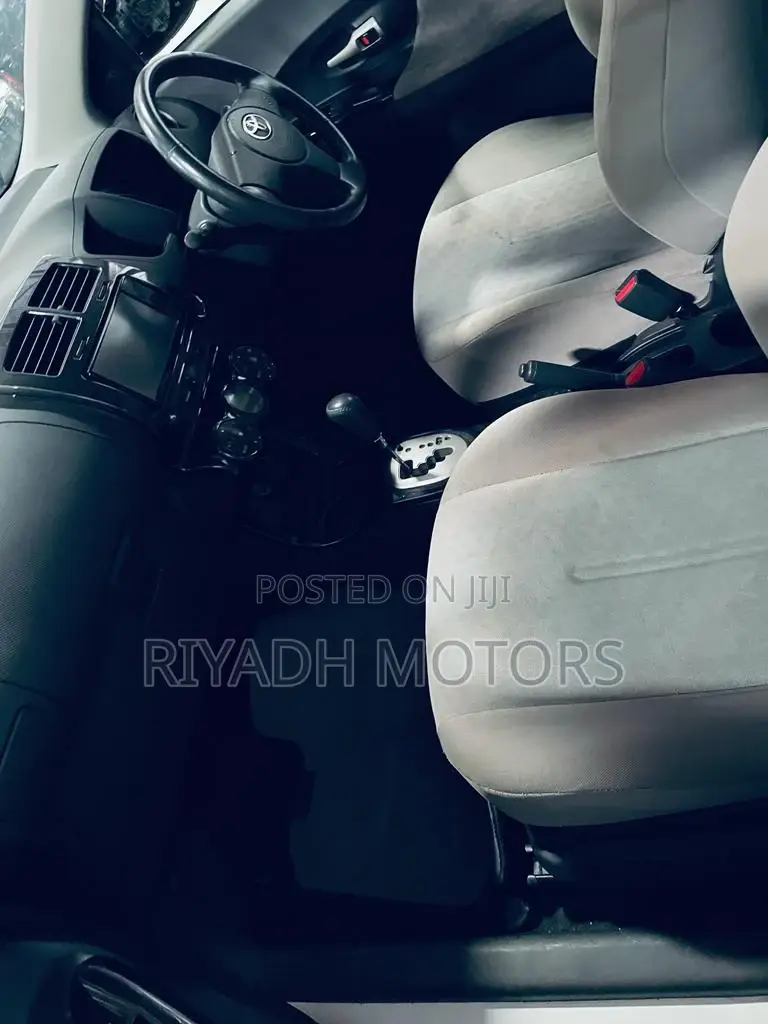 Toyota IST 2011 White