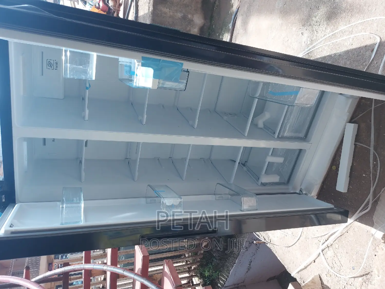 670litres LG Side by Side Refrigerator