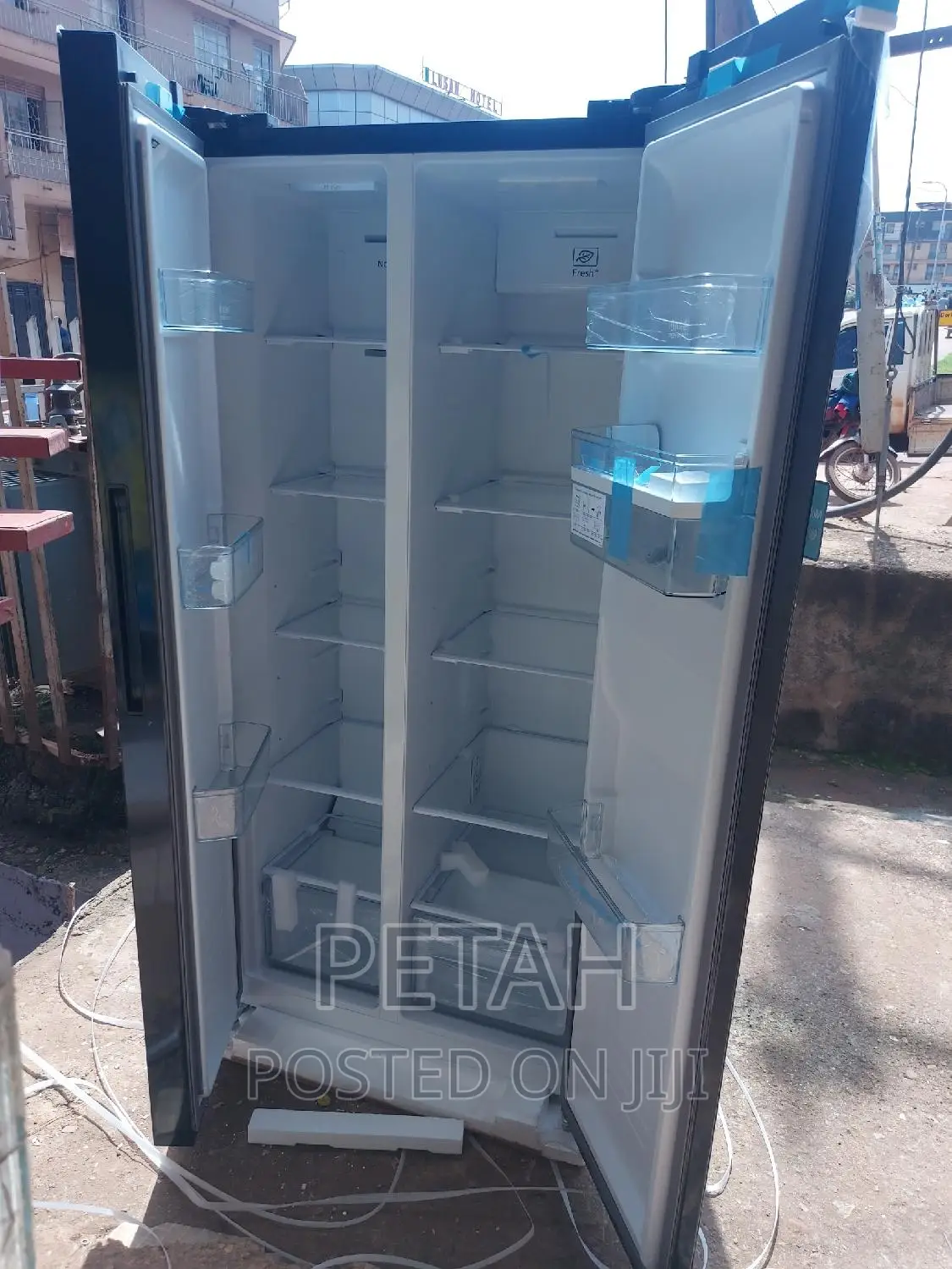 670litres LG Side by Side Refrigerator