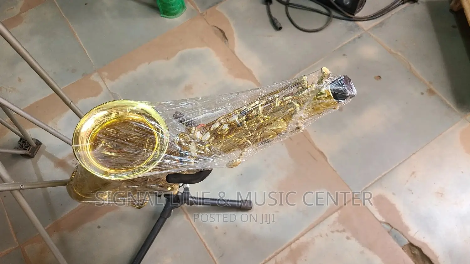 Saxophone Stand