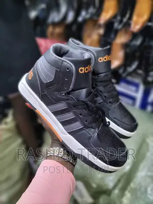 Adidas Sneakers