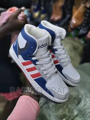 Adidas Sneakers