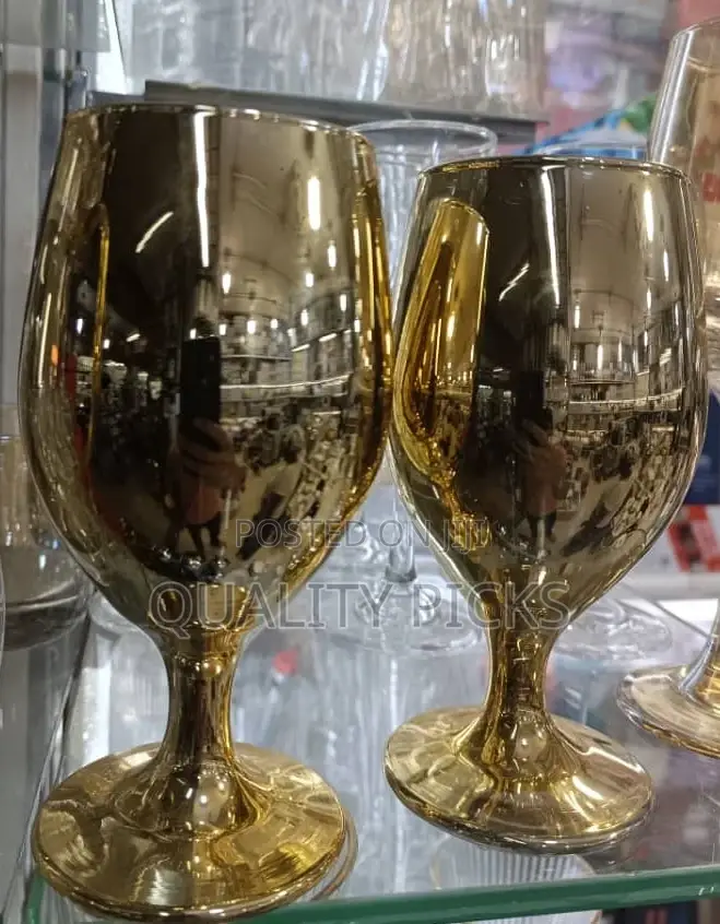 Dinner Gold Glass