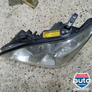 Harrier Lexus 2007 Rx Headlight.