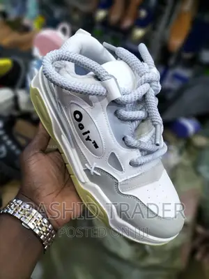 Unisex Trending Sneakers