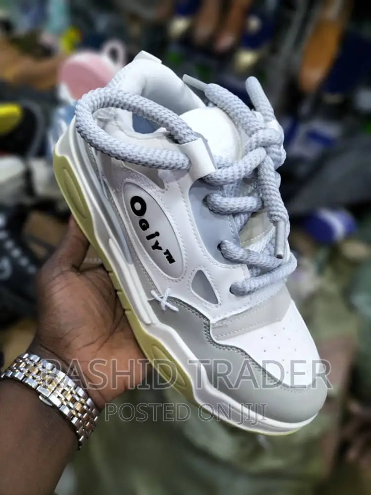 Unisex Trending Sneakers