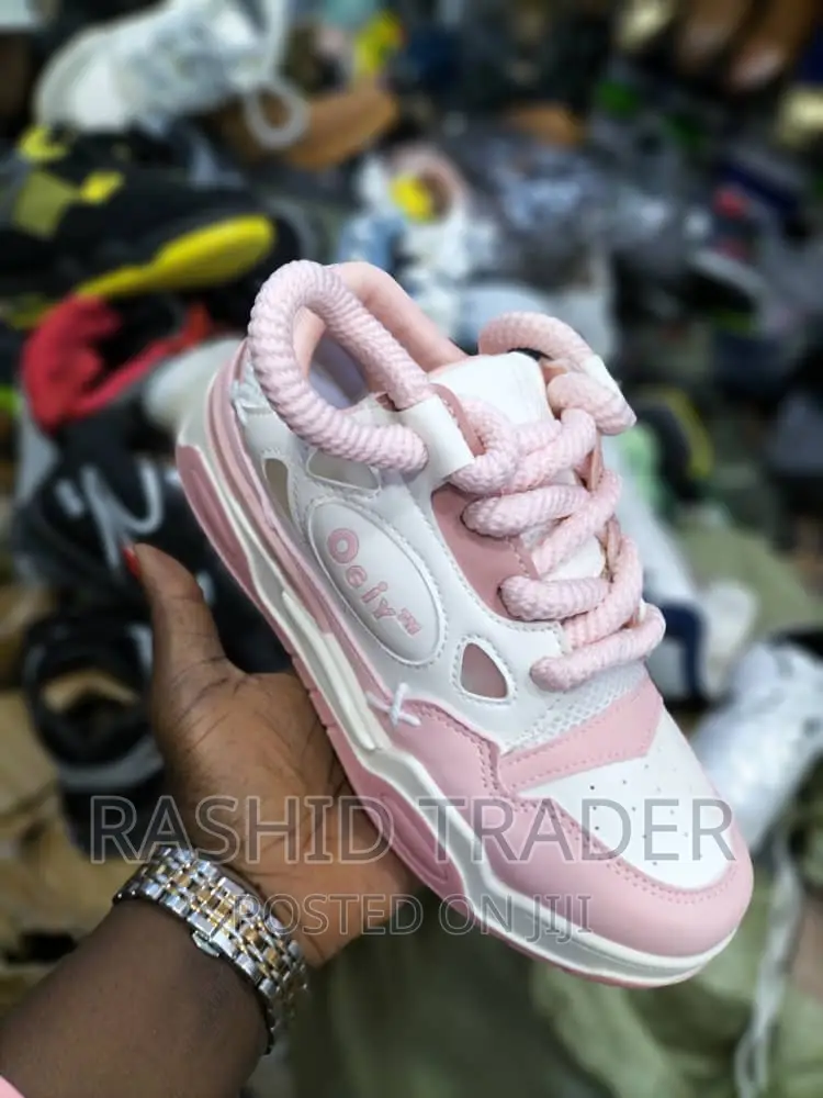 Unisex Trending Sneakers
