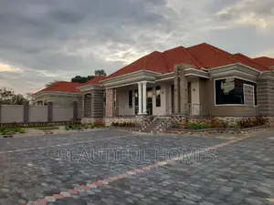Furnished 5bdrm Maisonette in Kira for sale