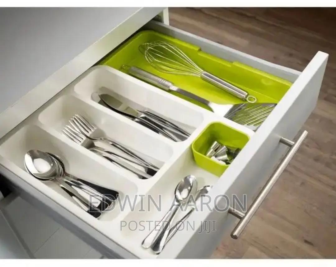 Expandable Cutlery Tray