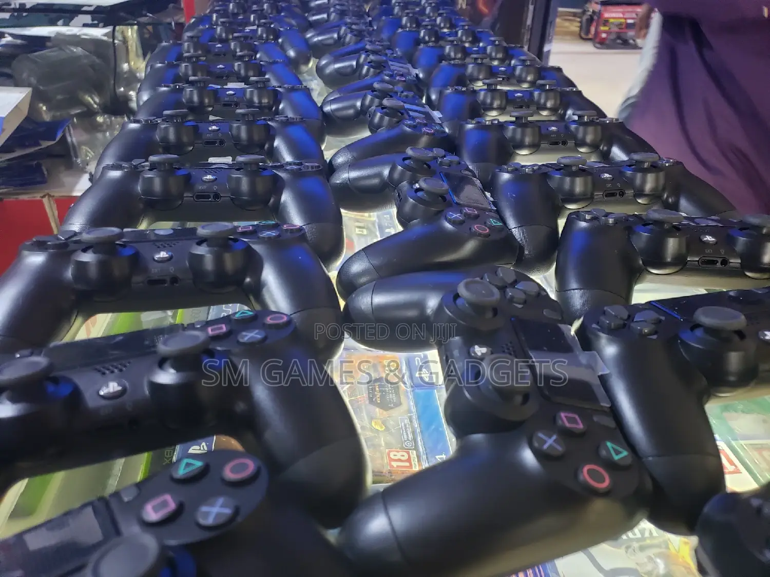 Official Ps4 Controllers/ Pads