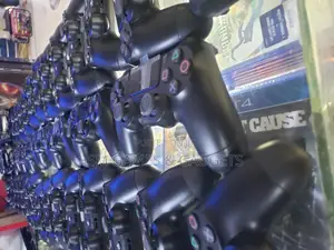Official Ps4 Controllers/ Pads