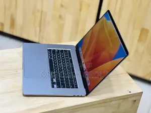 New Laptop Apple MacBook Pro 2019 32GB Intel Core I9 SSHD (Hybrid) 2T