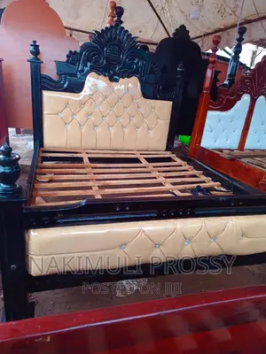 Cream Kingsize Bed 5x6