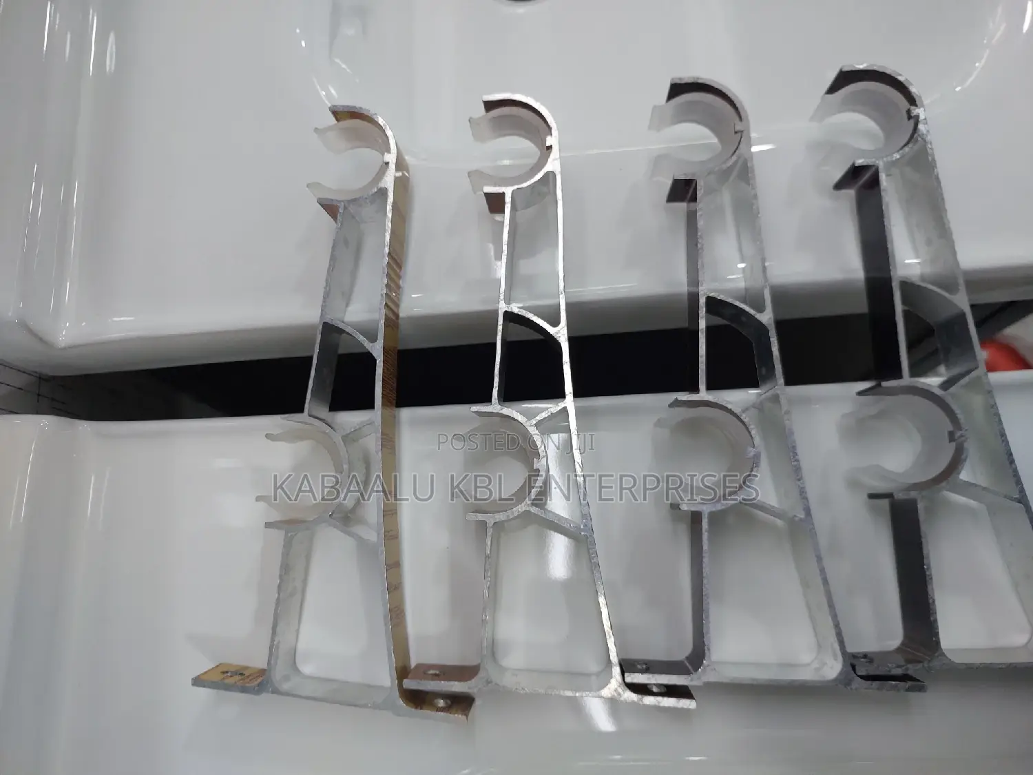 Aluminium Curtain Rod Holders ( Pair) for Plastic Pipes