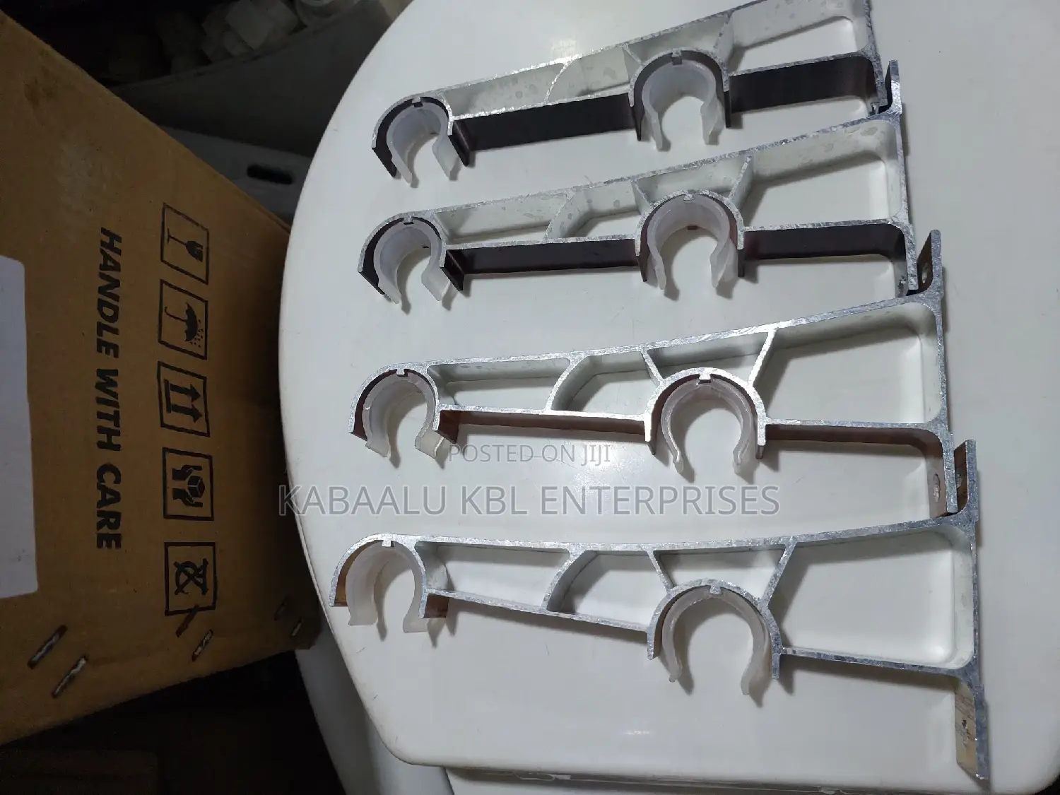 Aluminium Curtain Rod Holders ( Pair) for Plastic Pipes