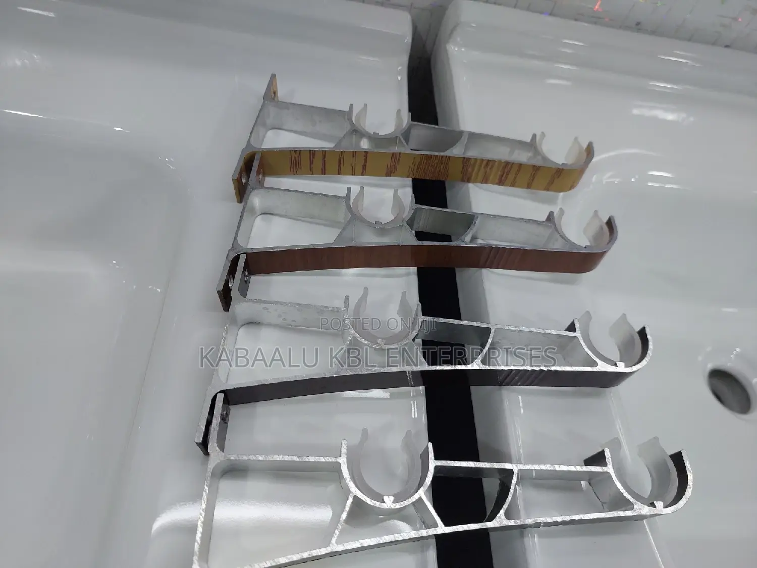 Aluminium Curtain Rod Holders ( Pair) for Plastic Pipes