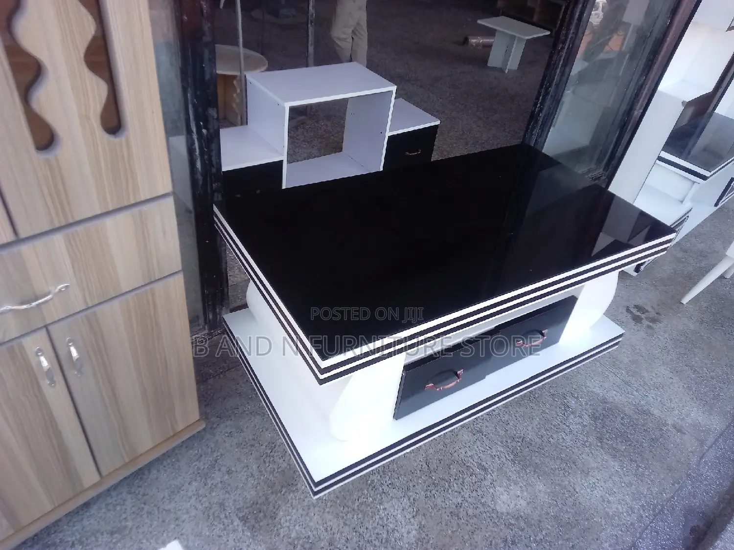 Exciting Center Table 90 by 50 by 60cms