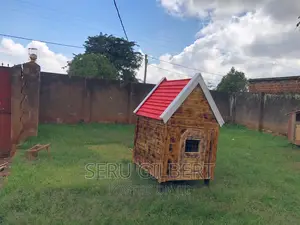 PBCCC Nice Dog House