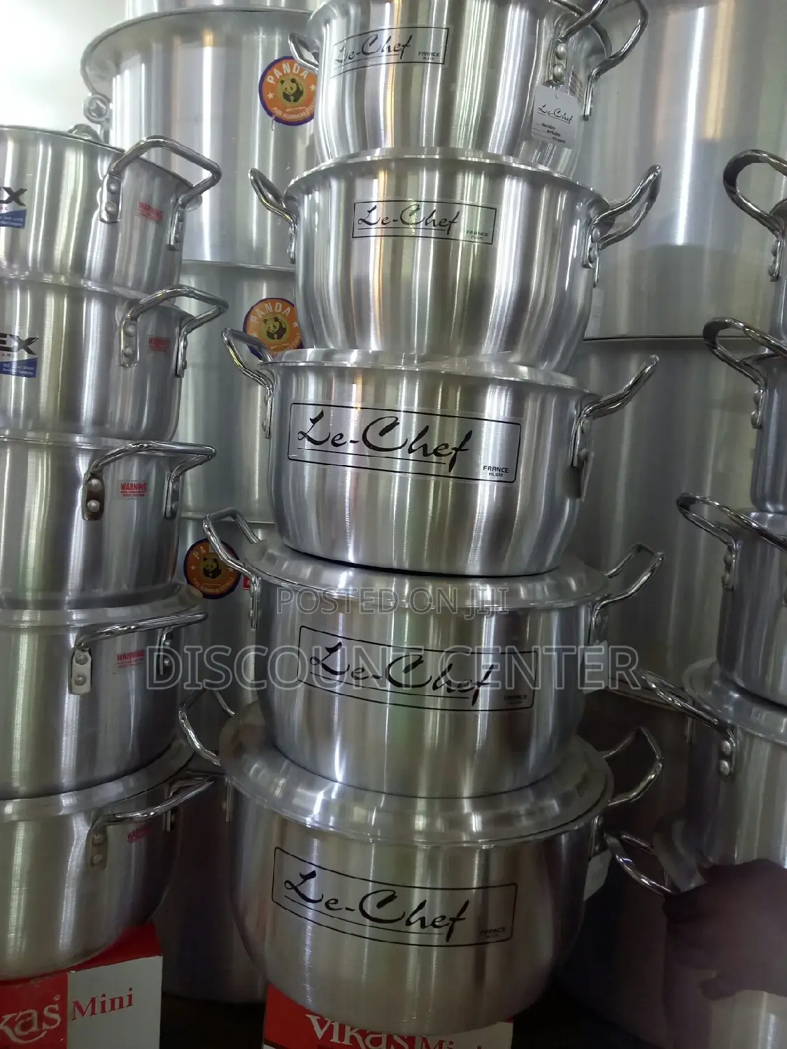 Heavy Duty Aluminum Cookware Sizable Le -Chef Saucepans
