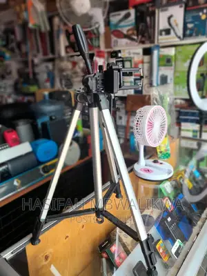 Extendable Phone Camera Tripod Stand.