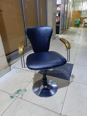 Office Chair// Salon Chair