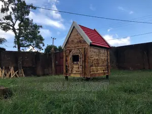 MHF Nice Dog House