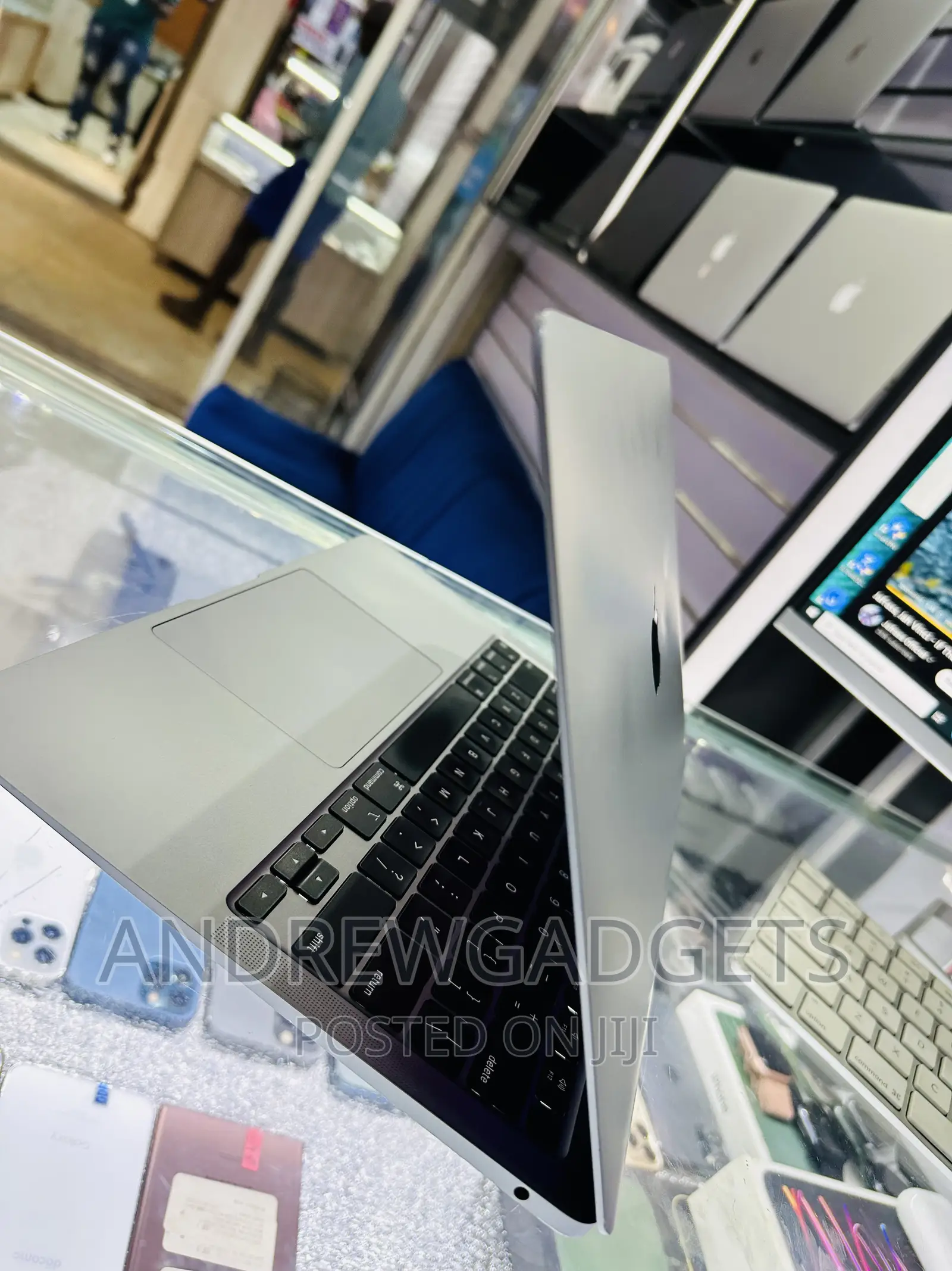 Laptop Apple MacBook Pro 2015 8GB Intel Core i5 SSD 128GB