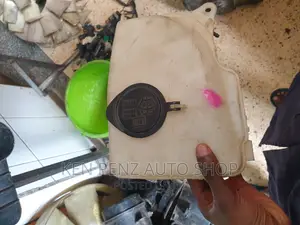 Wiper Water Jerrycan for Corolla 100