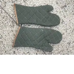 1 Pair Oven Mitts Heat Resistant Kitchen Gloves.